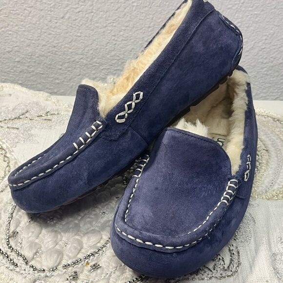 EUC UGG Ansley Slippers - Picture 1 of 11